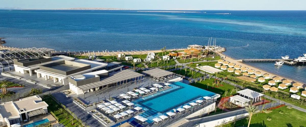 teren hotelu, basen, plaża