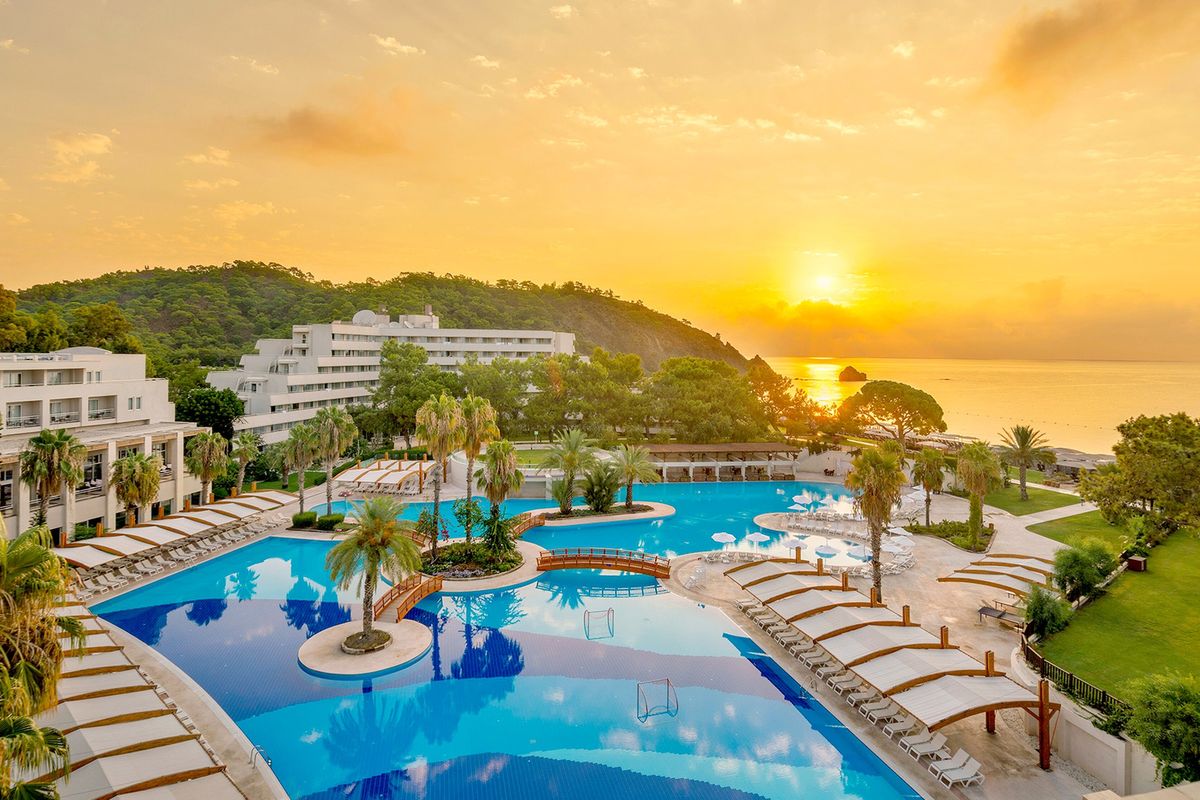 obiekt, teren hotelu, basen