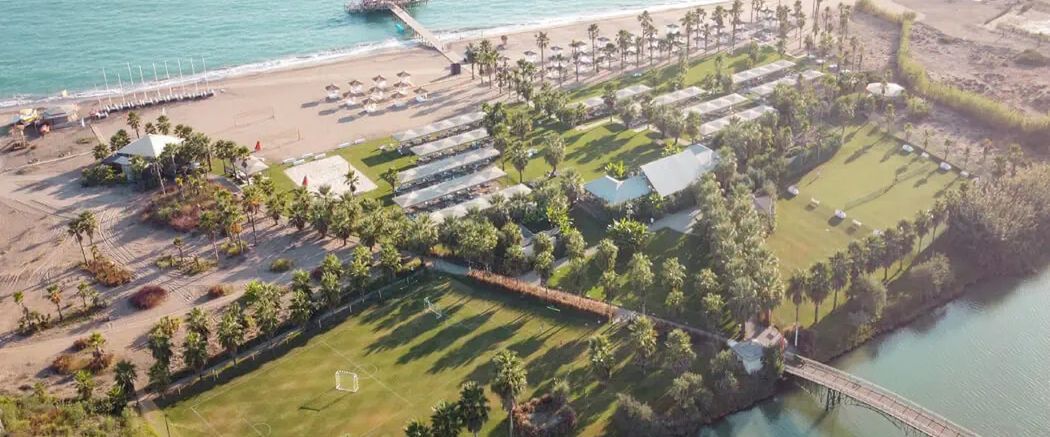 obiekt, teren hotelu