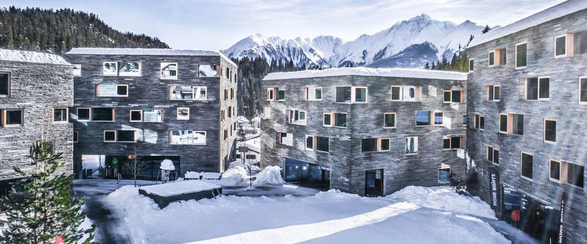 teren hotelu, budynek główny, obiekt