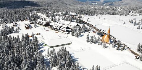 wyciągi narciarskie, góry, teren hotelu