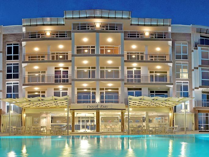 Royal Bay (Kavarna)