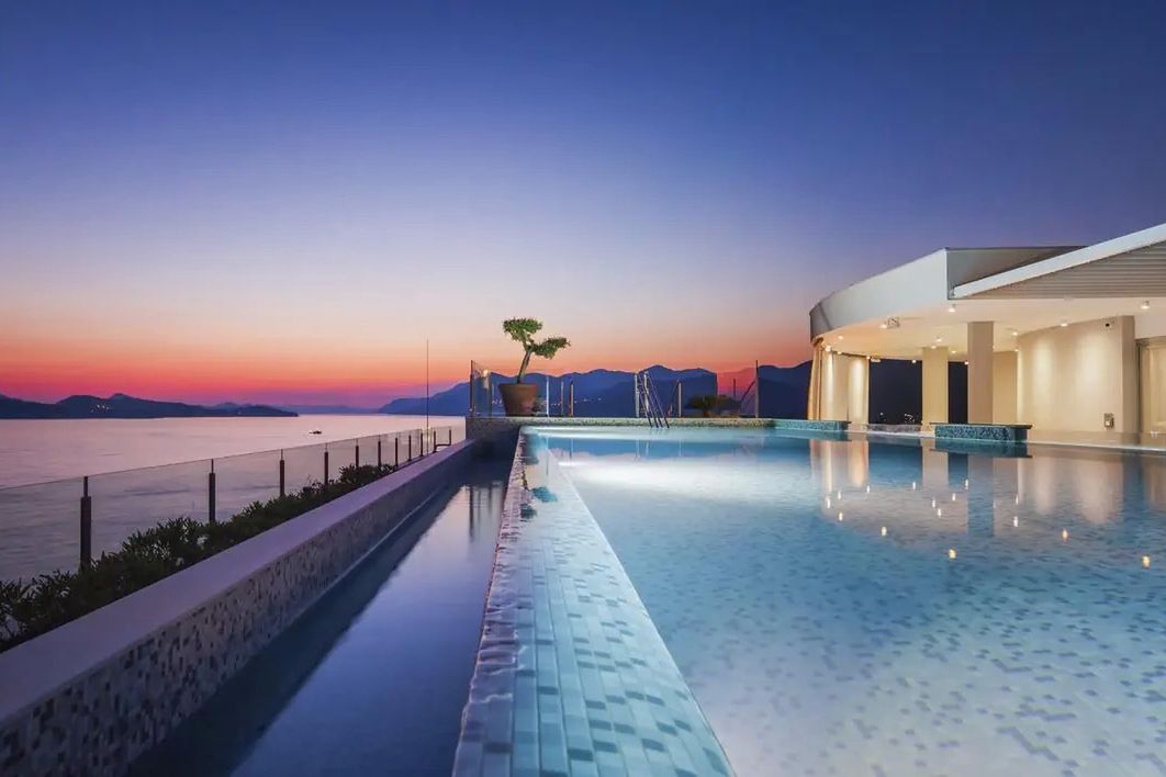 basen, budynek główny