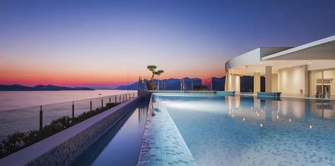 basen, budynek główny