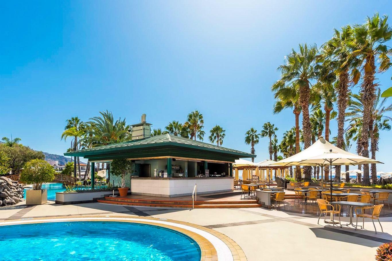 basen, pool bar