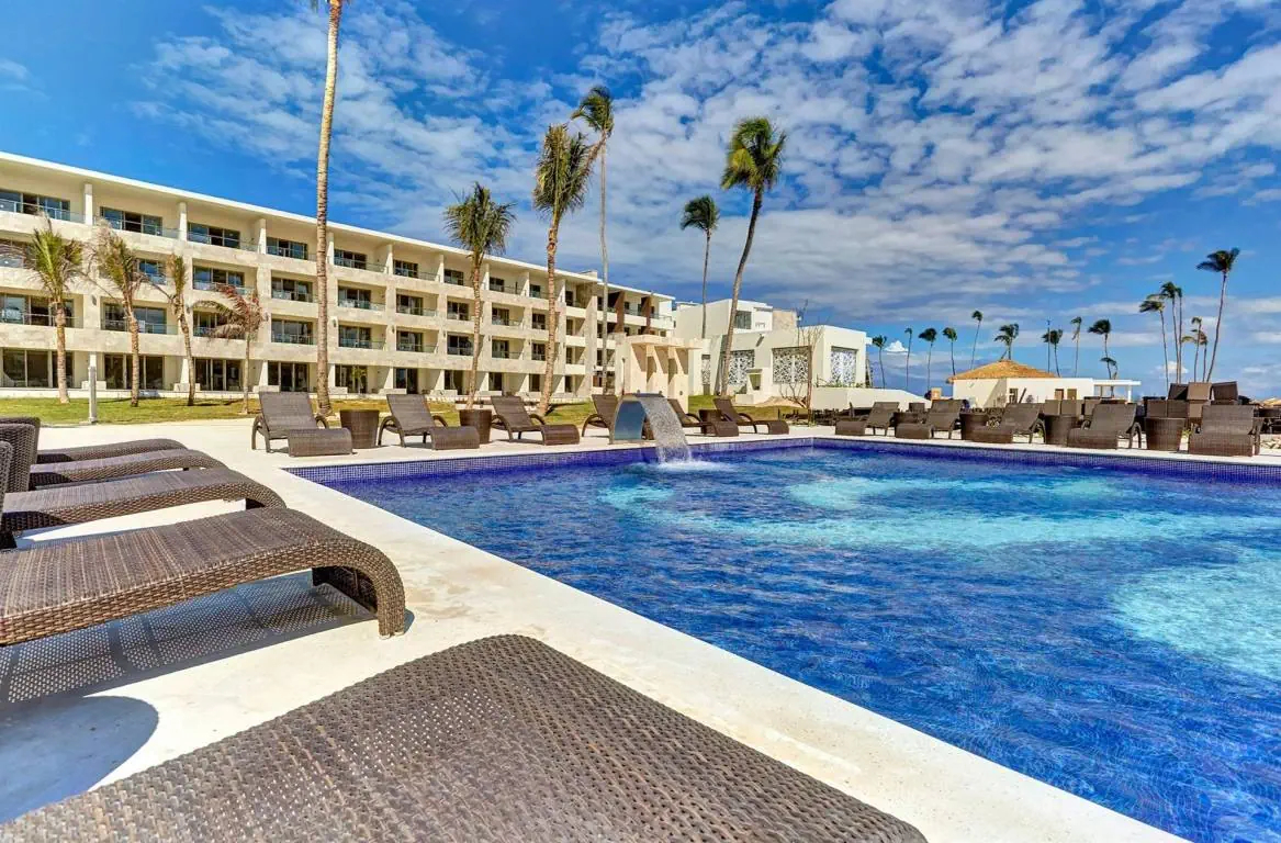 obiekt, teren hotelu, basen