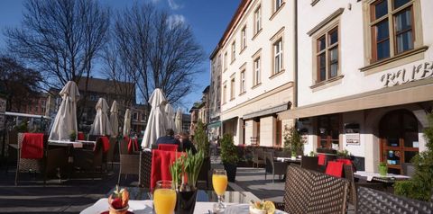 budynek główny, teren hotelu