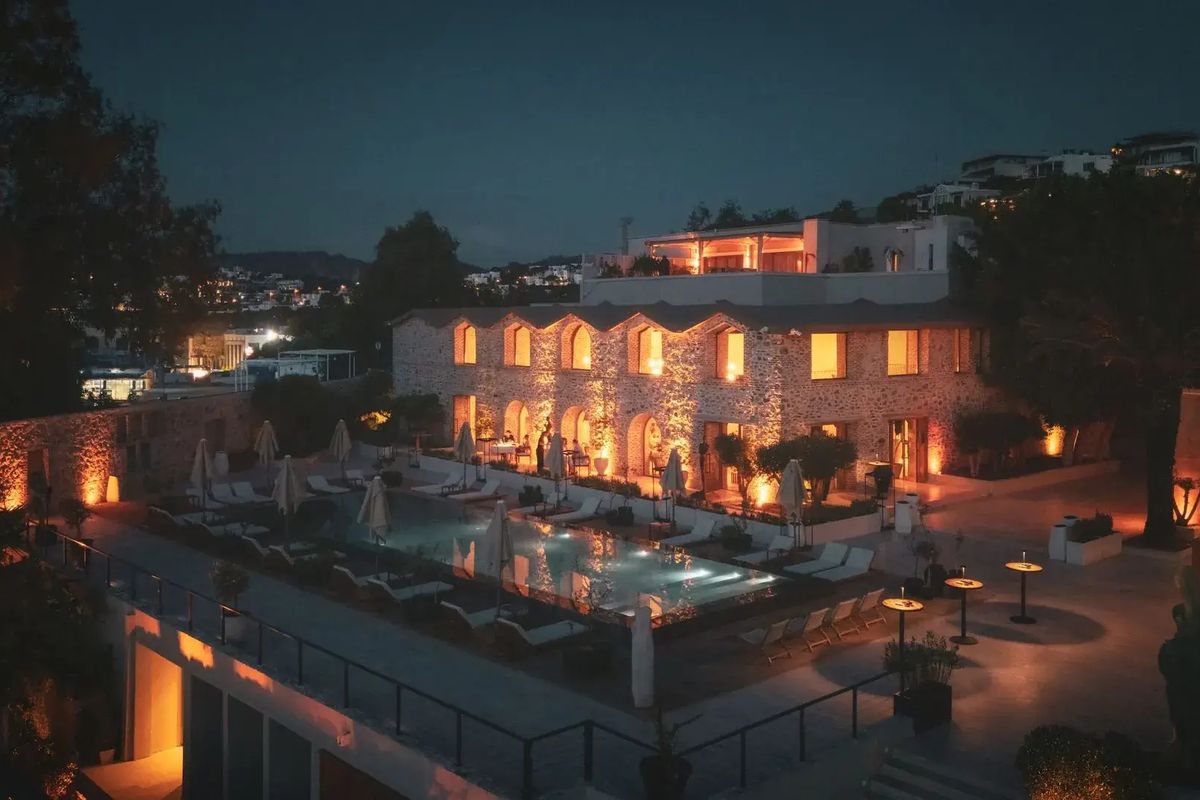 basen, teren hotelu, obiekt