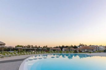 S Arena Beach Oasis