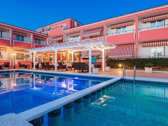 teren hotelu, obiekt, basen