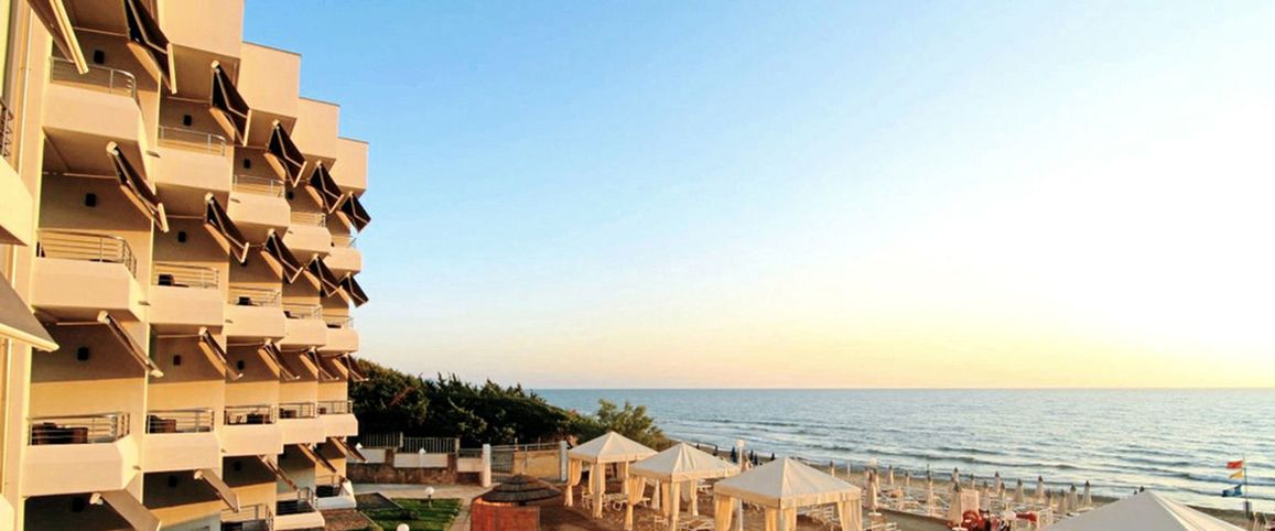 teren hotelu, plaża, obiekt