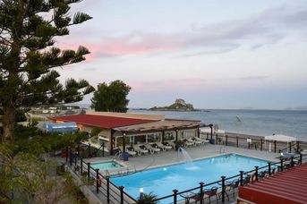 Sacallis Inn Beach
