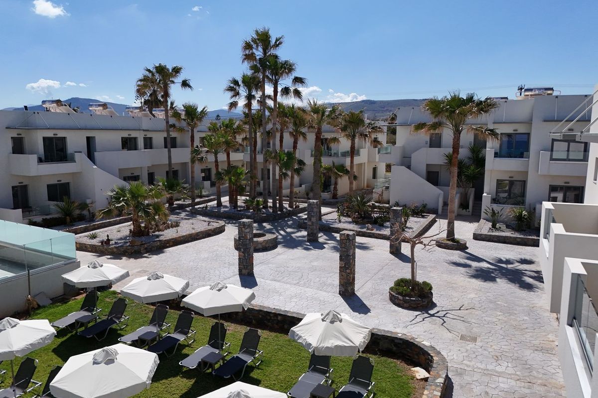 obiekt, teren hotelu