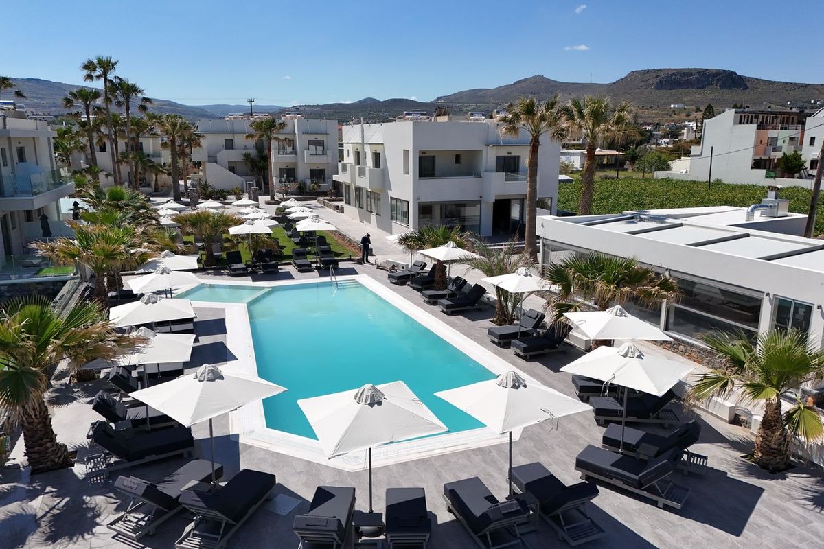 obiekt, teren hotelu, basen