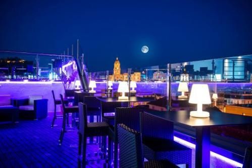 teren hotelu, drink bar