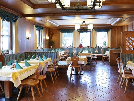 JUFA Annaberg Bergerlebnis Resort 3*