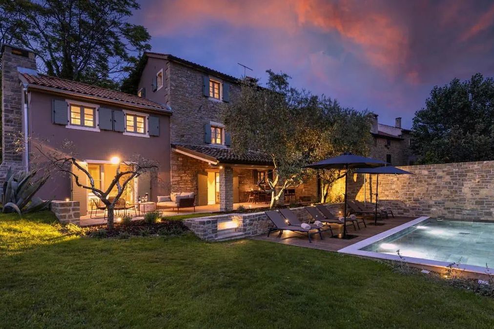 obiekt, teren hotelu, basen