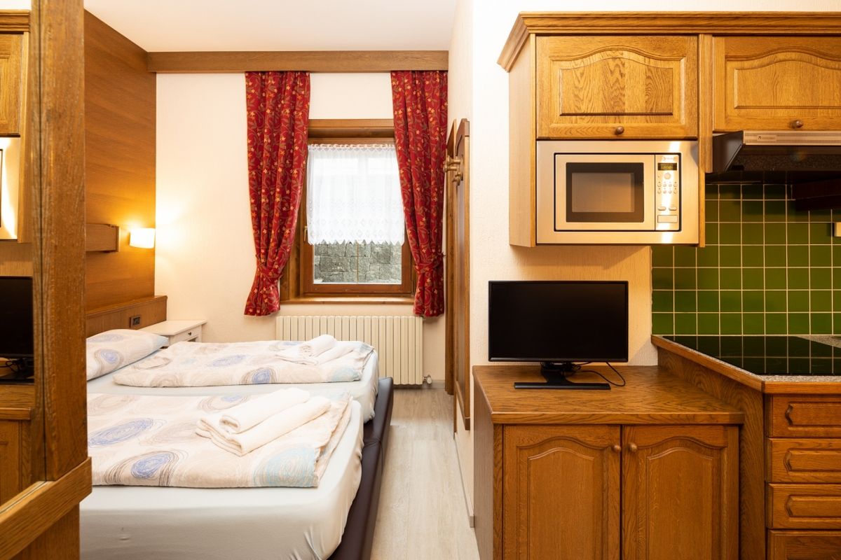 pokój, kuchnia / aneks kuchenny