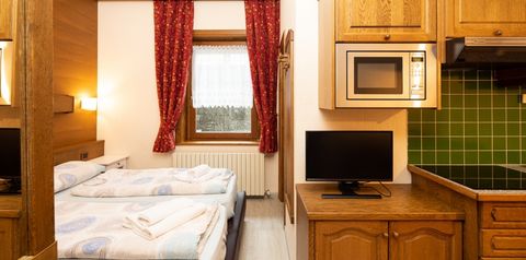 pokój, kuchnia / aneks kuchenny