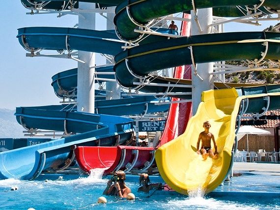basen, aquapark, zjeżdżalnia