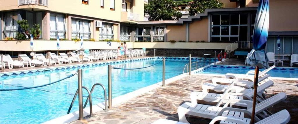 basen, teren hotelu, obiekt