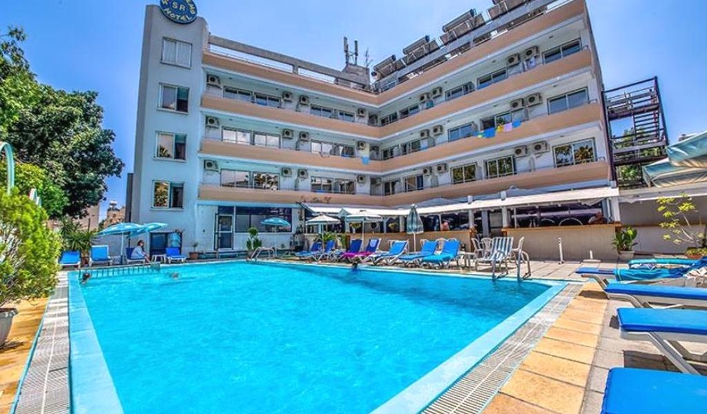 budynek główny, basen