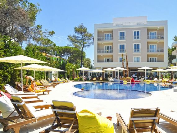 Sandy Beach Resort 4*