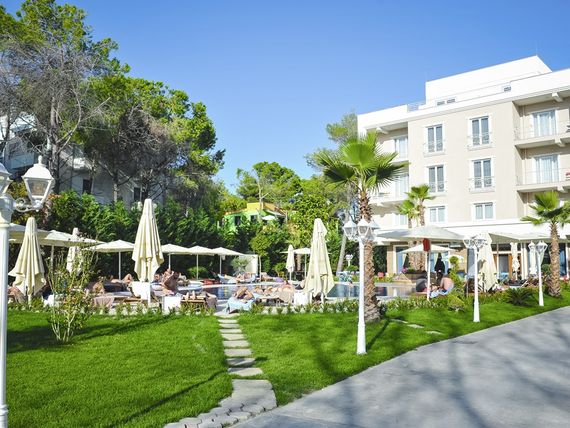 Sandy Beach Resort 4*