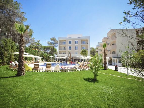 Sandy Beach Resort 4*