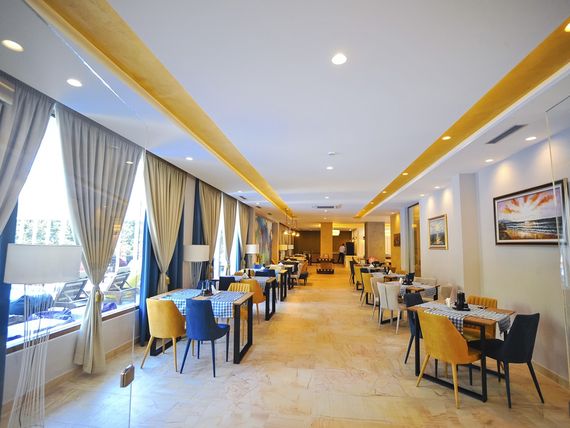 Sandy Beach Resort 4*