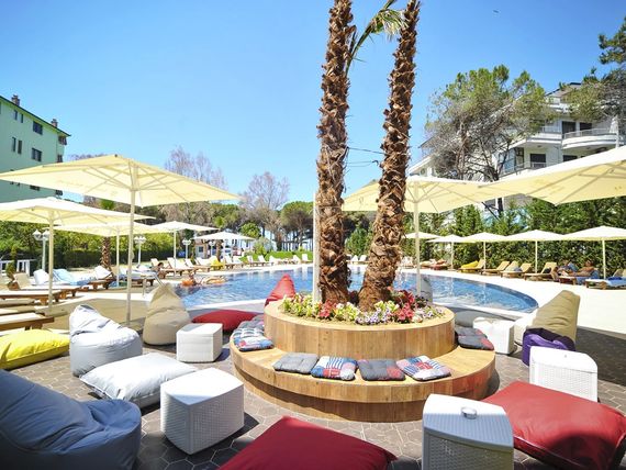 Sandy Beach Resort 4*