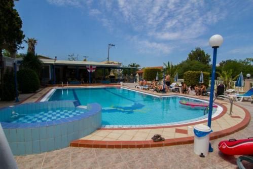 teren hotelu, jacuzzi, basen