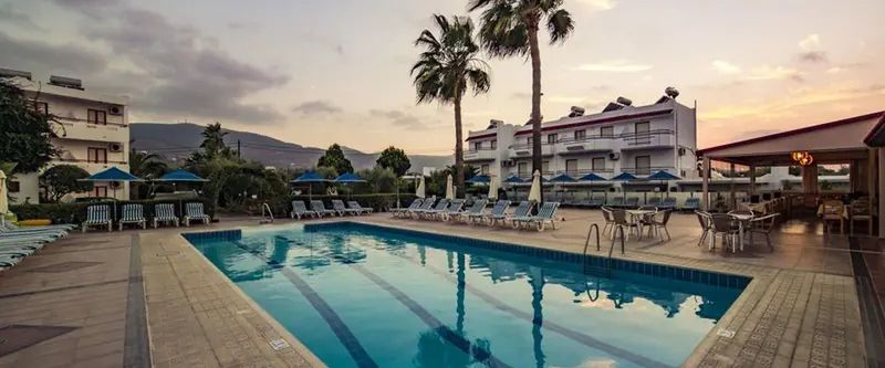 obiekt, teren hotelu, basen