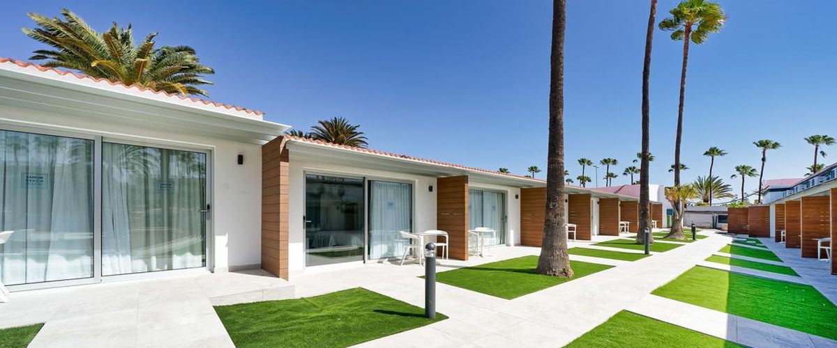 obiekt, teren hotelu