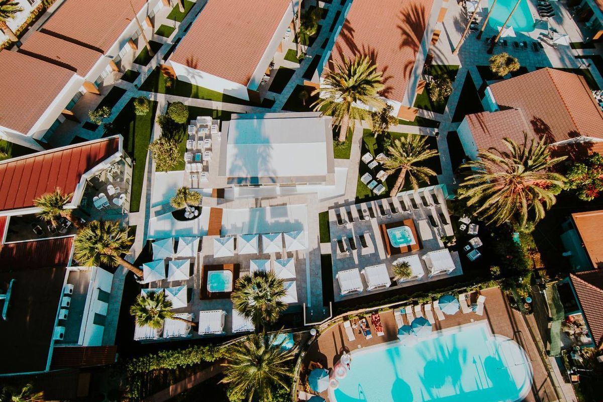 obiekt, teren hotelu