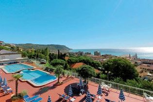 obiekt, teren hotelu, basen