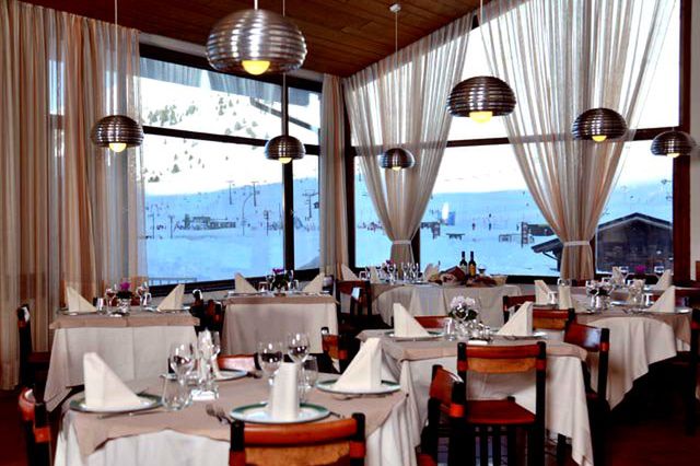 góry, wyciągi narciarskie, restauracja