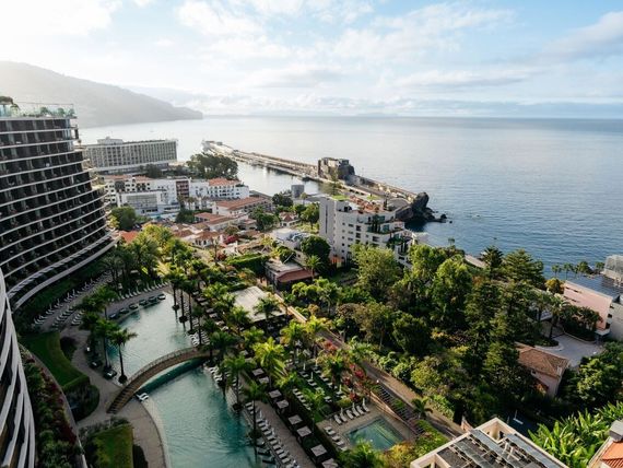 obiekt, teren hotelu