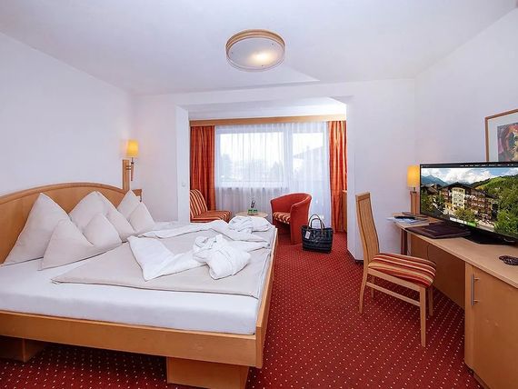 Schutthof 3*