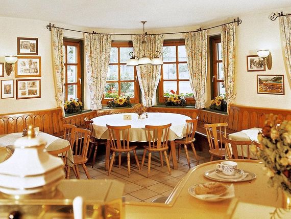Schutthof 3*