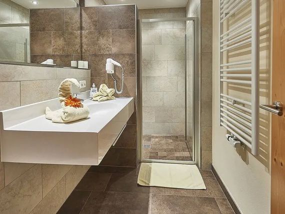 Schweizerhaus 3*