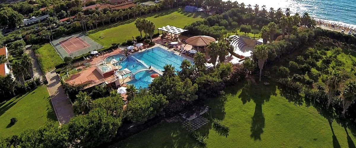 obiekt, teren hotelu