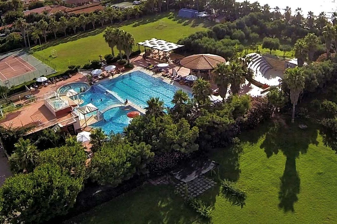 obiekt, teren hotelu