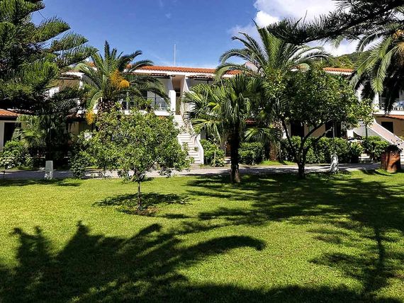 obiekt, teren hotelu