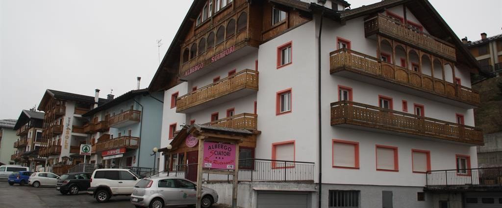 teren hotelu, budynek główny, obiekt