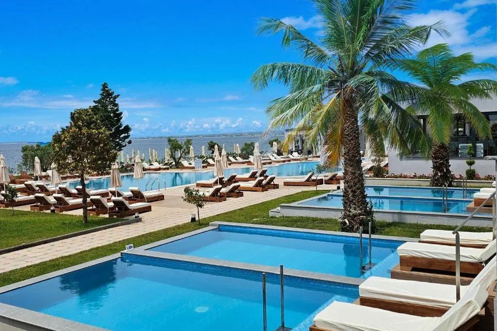 teren hotelu, basen