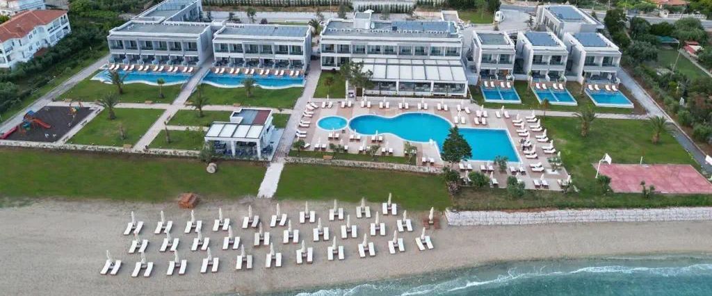 teren hotelu, basen, plaża