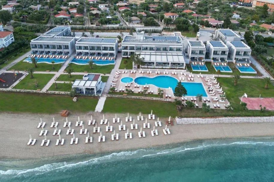 teren hotelu, basen, plaża
