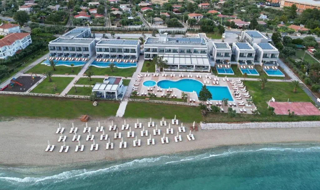 teren hotelu, basen, plaża