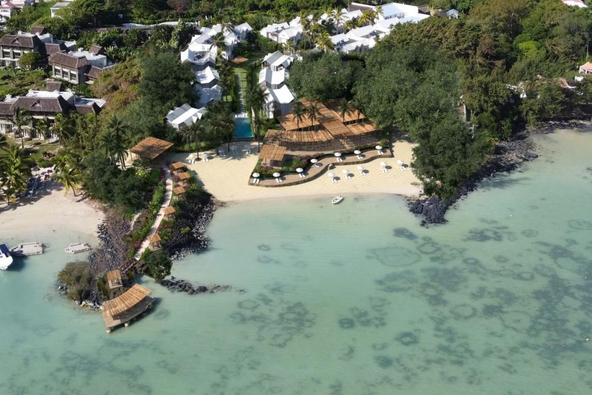 teren hotelu, basen, plaża